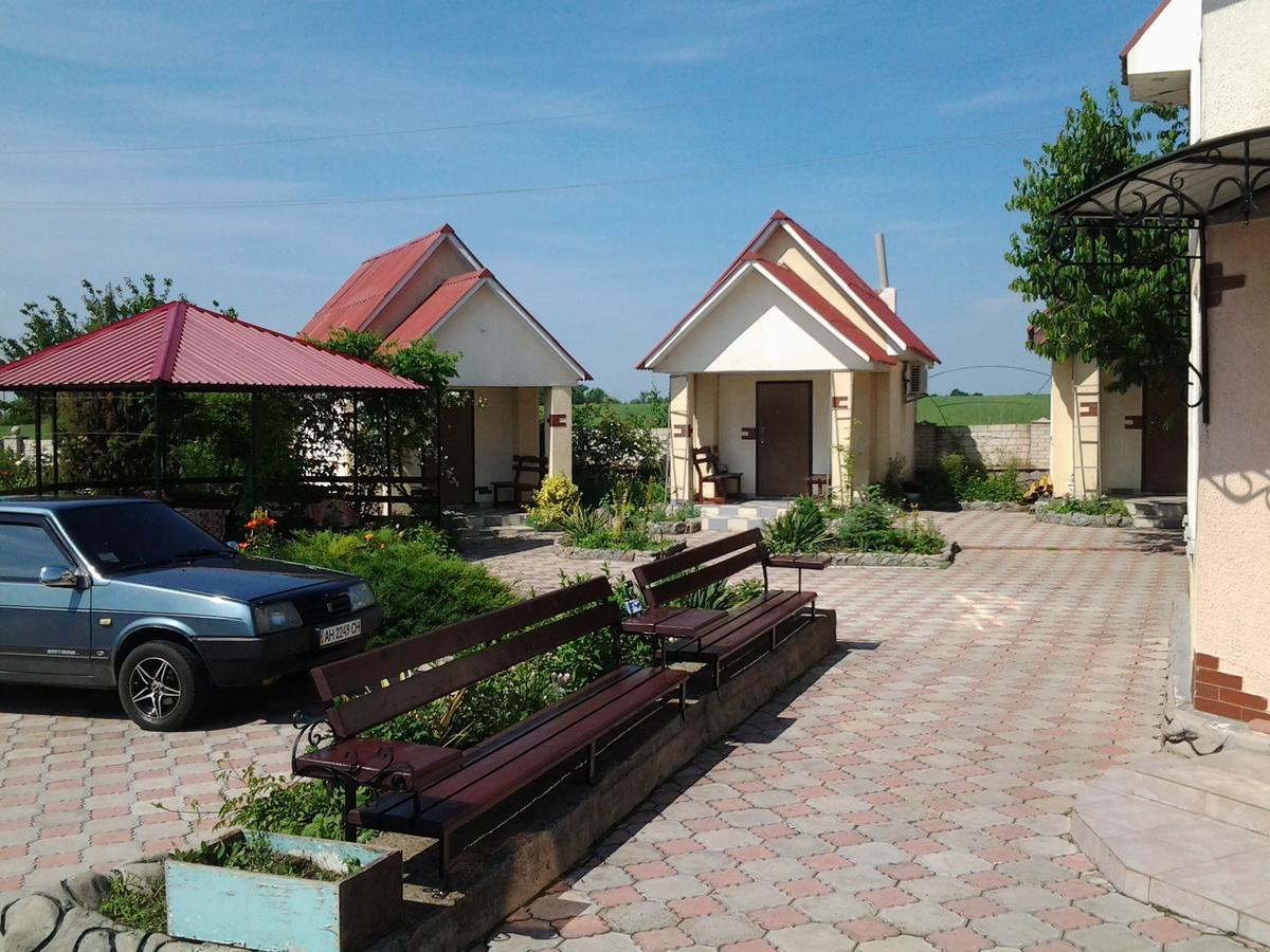 Beregynya Motel Yuzhnoukrainsk Exterior foto