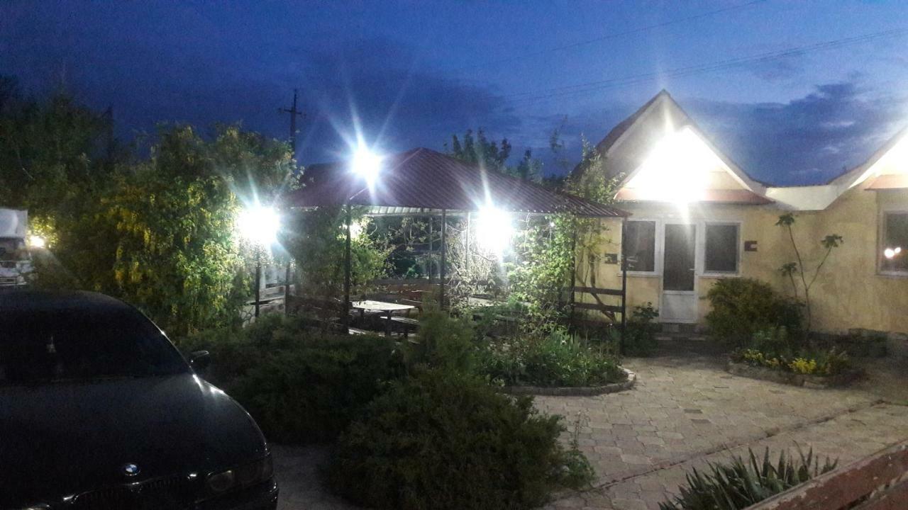 Beregynya Motel Yuzhnoukrainsk Exterior foto