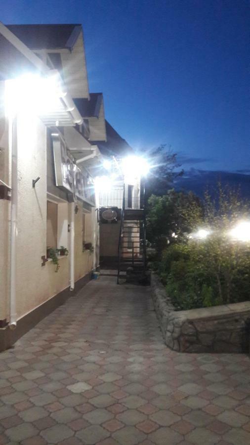 Beregynya Motel Yuzhnoukrainsk Exterior foto