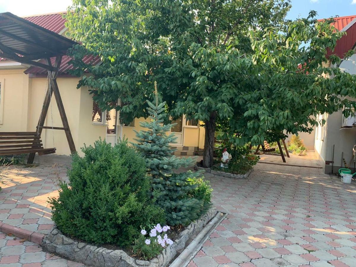 Beregynya Motel Yuzhnoukrainsk Exterior foto